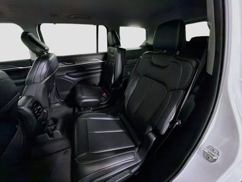 Used 2023 Jeep Grand Cherokee L Limited w/ Luxury Tech Group II RWD image 28