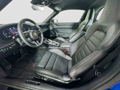 Certified 2025 Porsche 911 Targa 4 GTS AWD/4WD image 5
