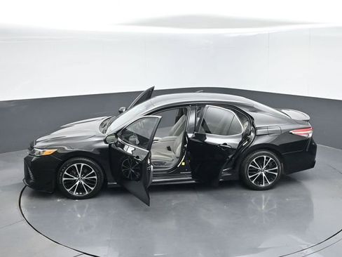 Used 2018 Toyota Camry SE FWD image 56