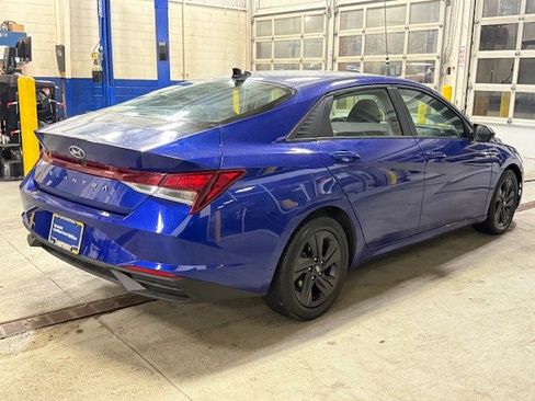 Certified 2023 Hyundai Elantra SEL image 6