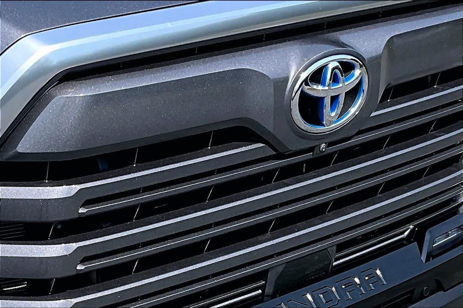 Used 2024 Toyota Tundra Limited AWD/4WD image 58