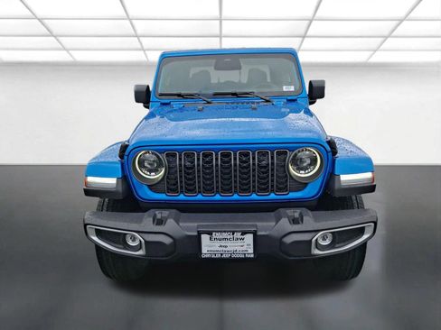 New 2026 Jeep Gladiator Sport AWD/4WD image 8