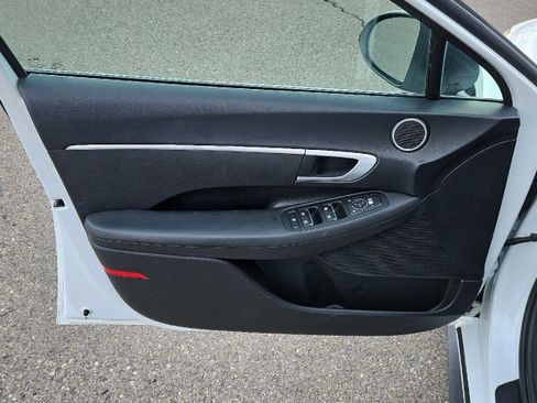 Used 2022 Hyundai Sonata SE image 9