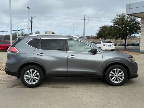 Used 2015 Nissan Rogue SV image 7