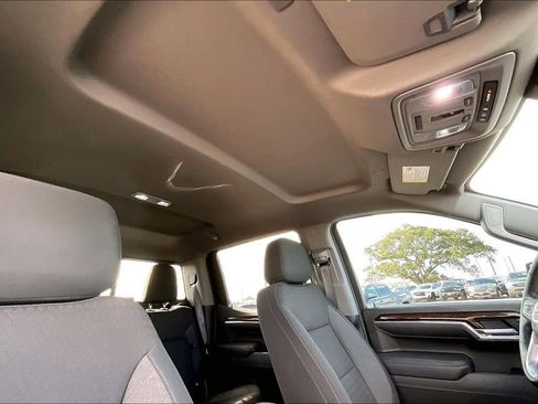 Used 2025 GMC Sierra 1500 Elevation image 28