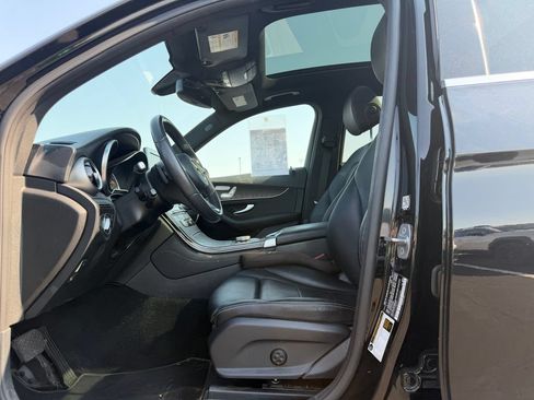 Used 2017 Mercedes-Benz GLC 300 image 4
