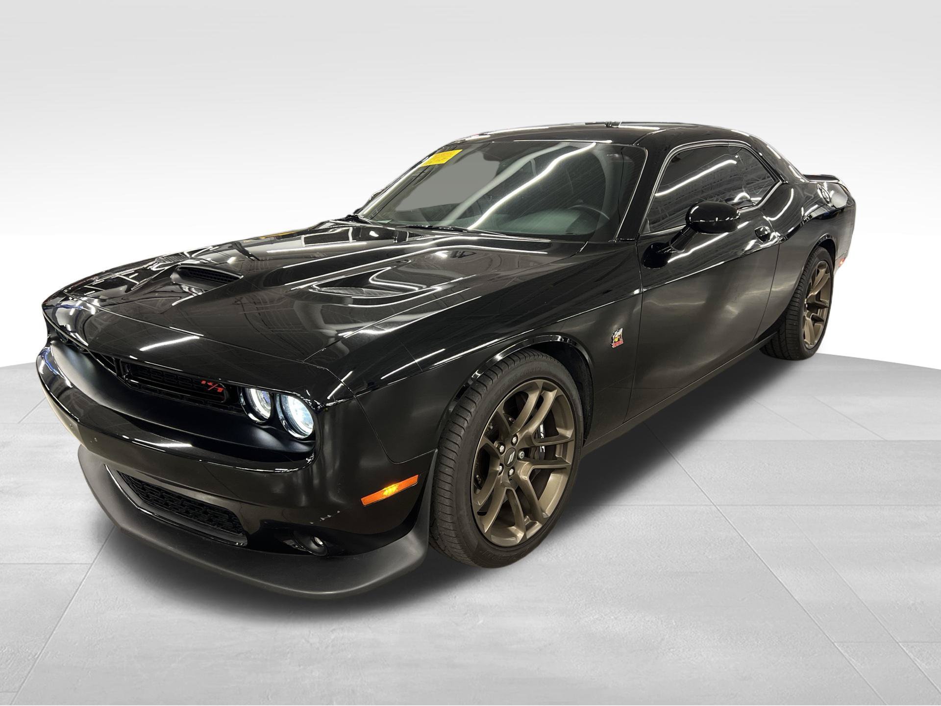 Used 2022 Dodge Challenger R/T Scat Pack w/ Dynamics Package RWD image 9