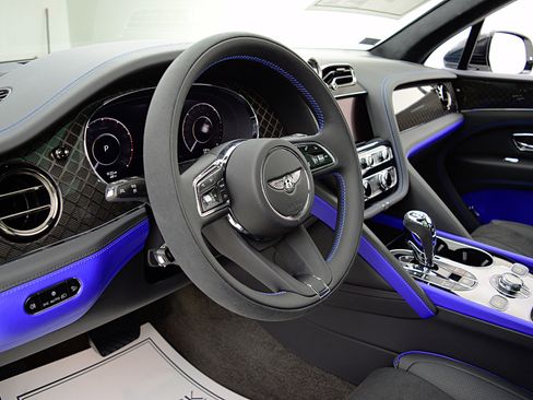 New 2025 Bentley Bentayga image 25
