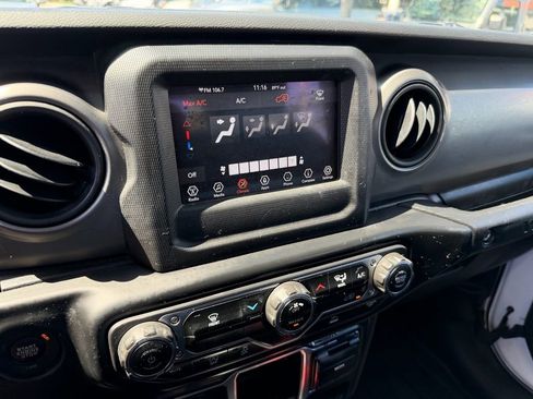 Used 2023 Jeep Wrangler Sport AWD/4WD image 15