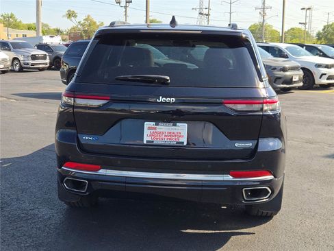 Used 2022 Jeep Grand Cherokee Overland w/ MOPAR Finishing Package image 15