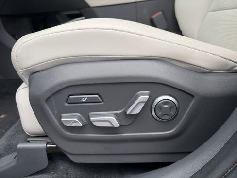 Used 2024 Hyundai Santa Fe Calligraphy AWD/4WD image 11
