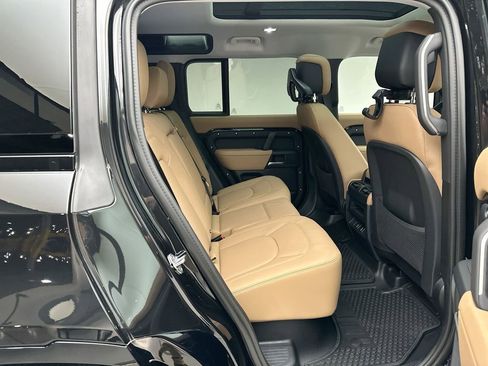 New 2026 Land Rover Defender 110 X-Dynamic SE image 11