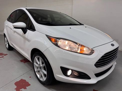 Used 2017 Ford Fiesta SE w/ Equipment Group 201A FWD image 1
