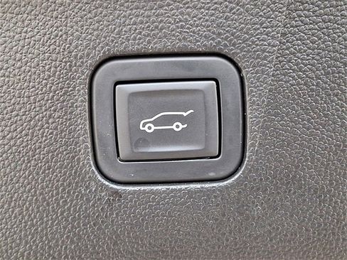 Used 2018 Buick Enclave Essence w/ Trailering Package image 26