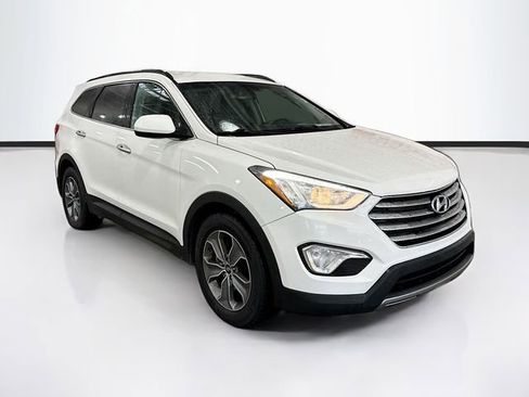 Used 2016 Hyundai Santa Fe SE image 3