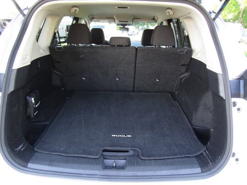Used 2024 Nissan Rogue S AWD/4WD image 22