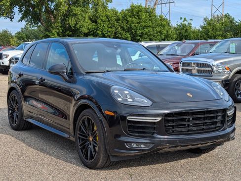 Used 2016 Porsche Cayenne Turbo S image 3