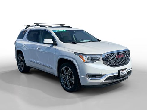 Used 2017 GMC Acadia Denali w/ Technology Package AWD/4WD image 7