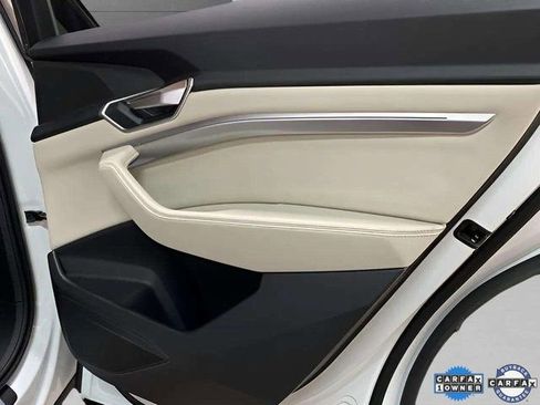 Used 2024 Audi Q8 e-tron Premium image 69