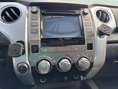 Used 2018 Toyota Tundra SR5 w/ SR5 Upgrade Package image 33