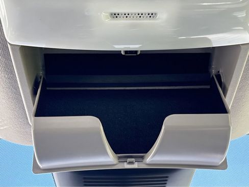 Used 2024 Nissan Sentra SV FWD image 28