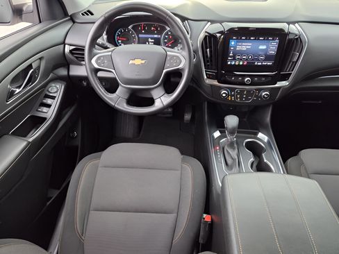 Used 2021 Chevrolet Traverse LT image 14
