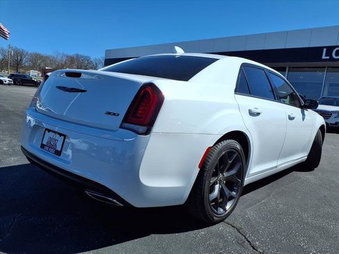 Used 2023 Chrysler 300 Touring w/ Sport Appearance Package image 28
