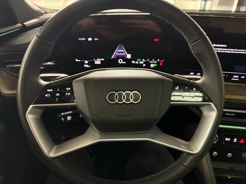 Used 2025 Audi Q5 Premium Plus w/ Premium Plus AWD/4WD image 11