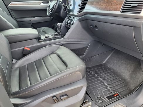 Used 2019 Volkswagen Atlas SEL Premium image 18