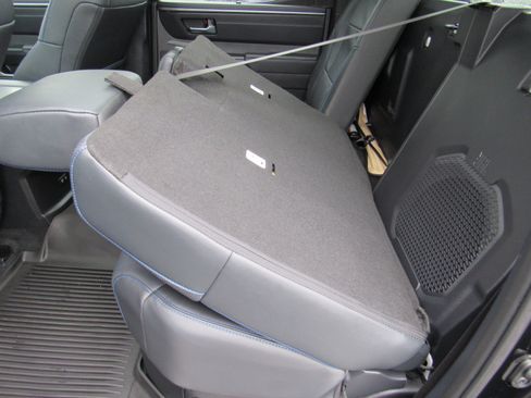 Used 2025 Toyota Tundra Platinum AWD/4WD image 42