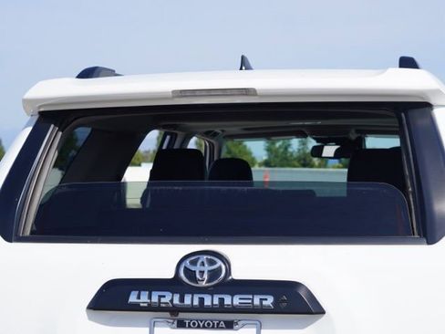 Certified 2024 Toyota 4Runner TRD Off-Road Premium w/ Moonroof Package AWD/4WD image 10