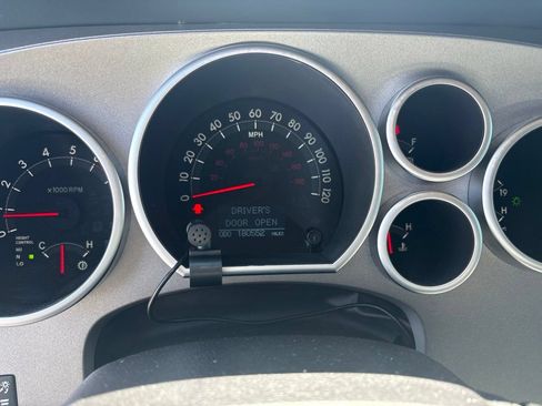 Used 2015 Toyota Sequoia Platinum AWD/4WD image 9