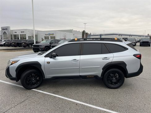 Used 2022 Subaru Outback Wilderness image 9