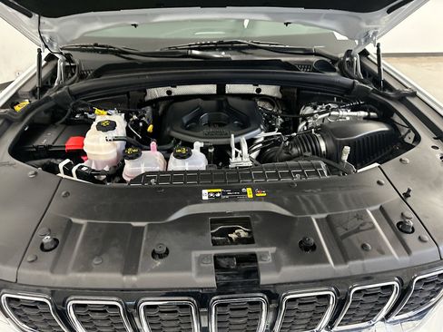 Used 2022 Jeep Grand Cherokee Limited 4xe image 36