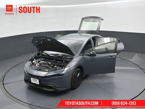 Used 2025 Toyota Prius LE FWD image 54