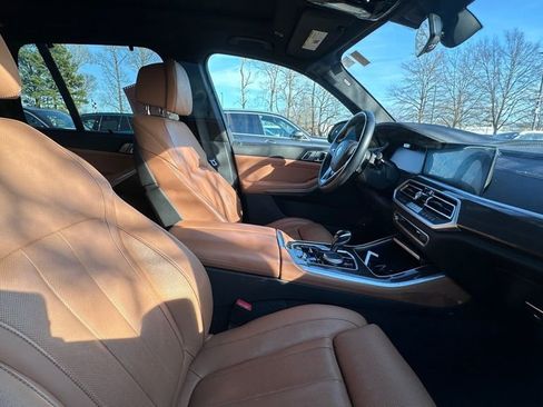 Used 2022 BMW X5 xDrive45e image 3