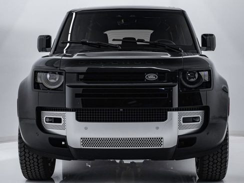 Used 2025 Land Rover Defender 110 S image 6