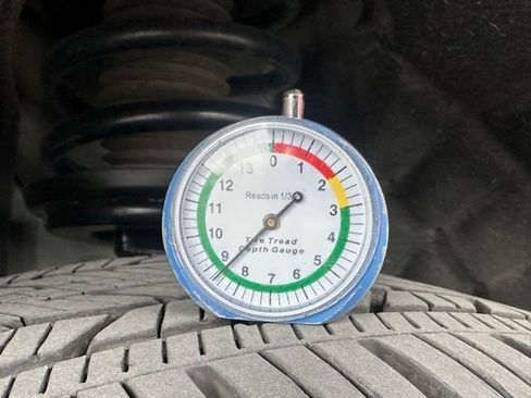 Certified 2025 GMC Acadia Elevation w/ Elevation Premium Package image 31