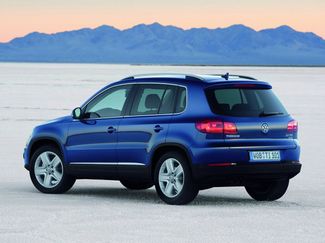 Used 2014 Volkswagen Tiguan S image 1