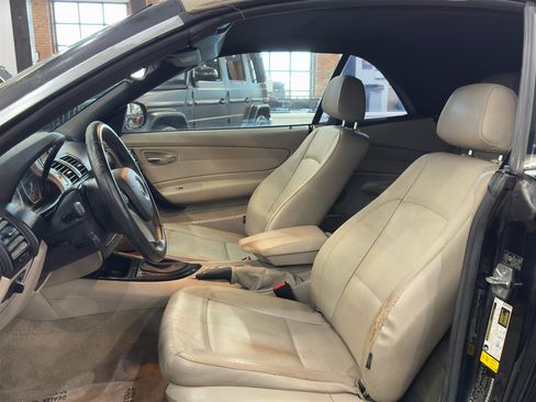 Used 2011 BMW 128i Convertible image 26