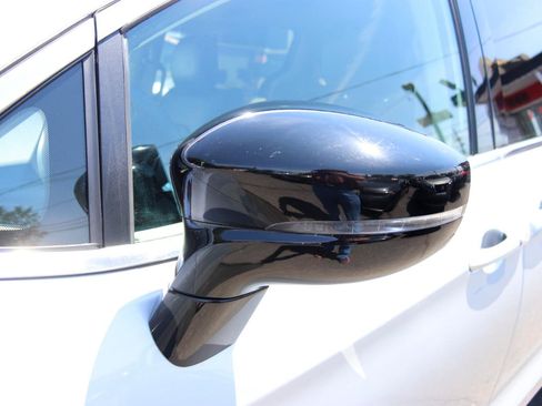Used 2024 Chrysler Pacifica Touring-L FWD image 66