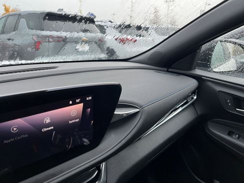 Used 2025 Buick Envista Sport Touring image 33