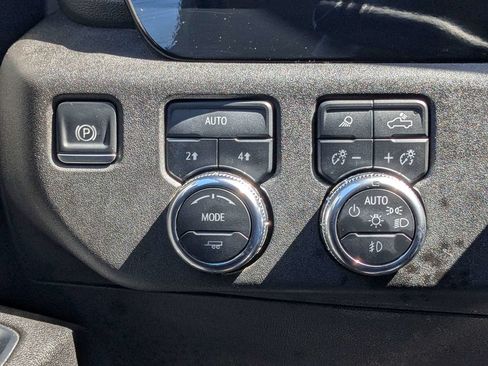 Used 2025 GMC Sierra 1500 SLT AWD/4WD image 20