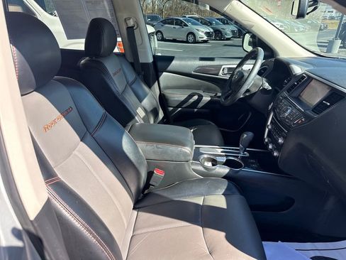 Used 2019 Nissan Pathfinder SL w/ Rock Creek Edition image 30