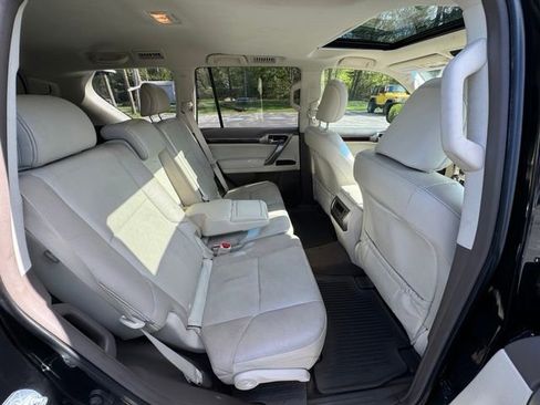 Used 2018 Lexus GX 460 Premium w/ Premium Package AWD/4WD image 14