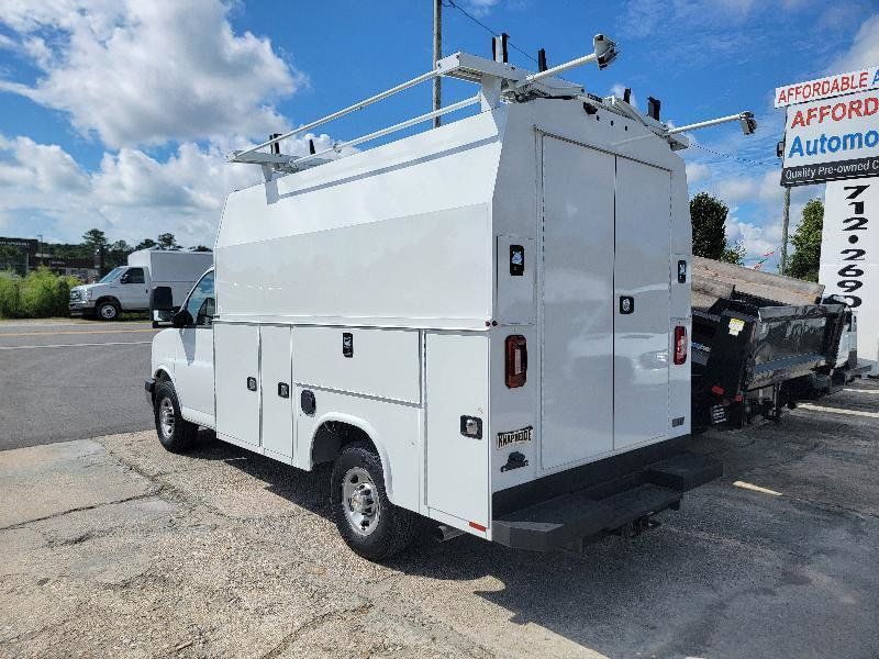 Used 2025 Chevrolet Express 3500 w/ Power Convenience Package RWD image 5