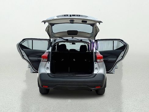Used 2019 Nissan Kicks SV FWD image 14