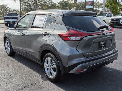 New 2025 Nissan Kicks Play S image 6