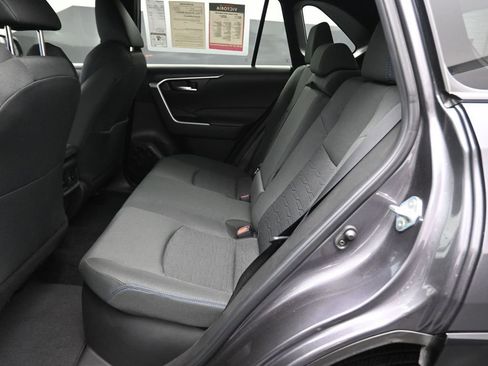 Used 2024 Toyota RAV4 SE image 11