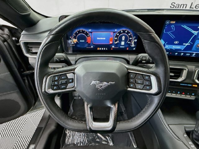 Used 2025 Ford Mustang Premium RWD image 11